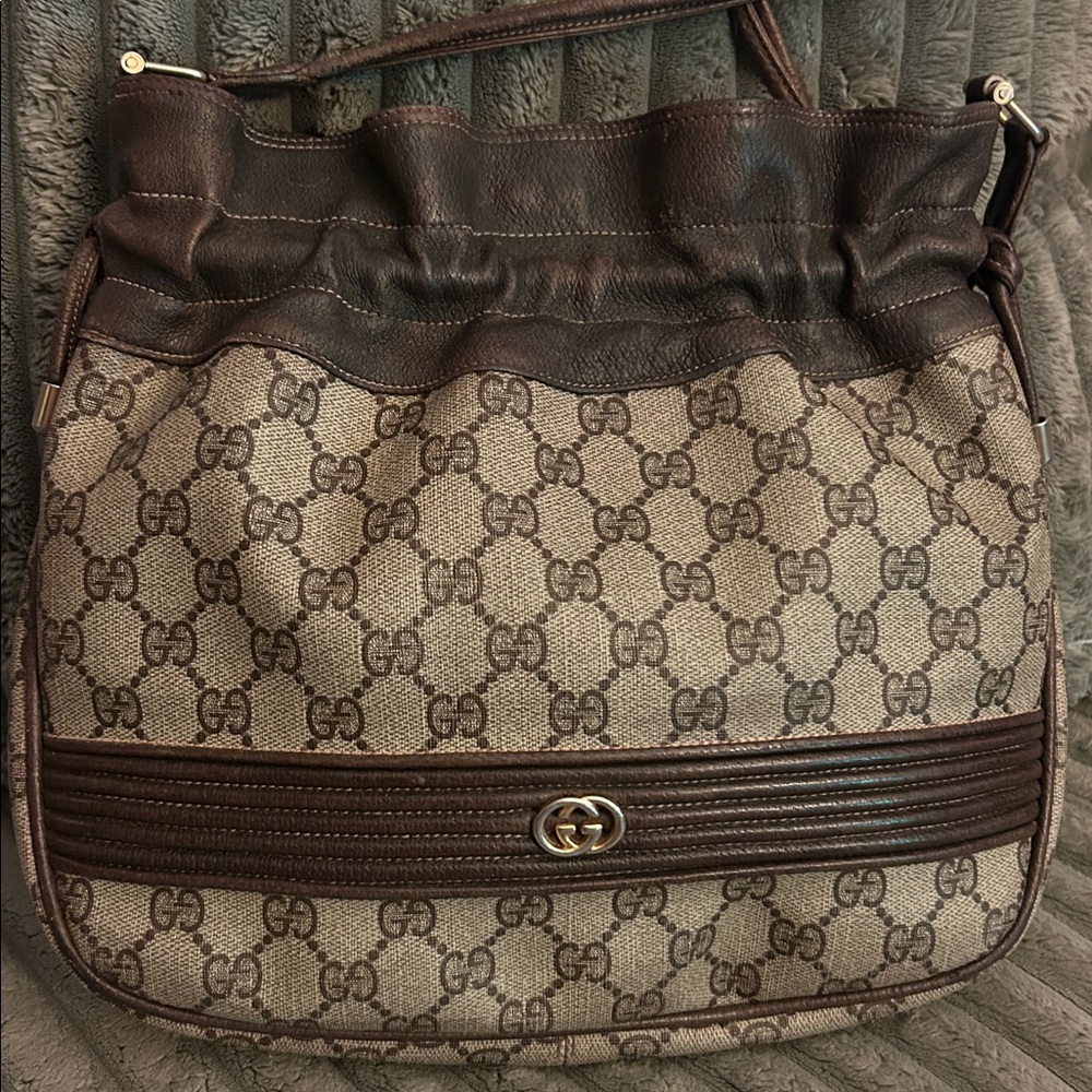 Gucci Vintage 70s Crossbody Bag GG Monogram Camera Bucket Shoulder Bag 1970s